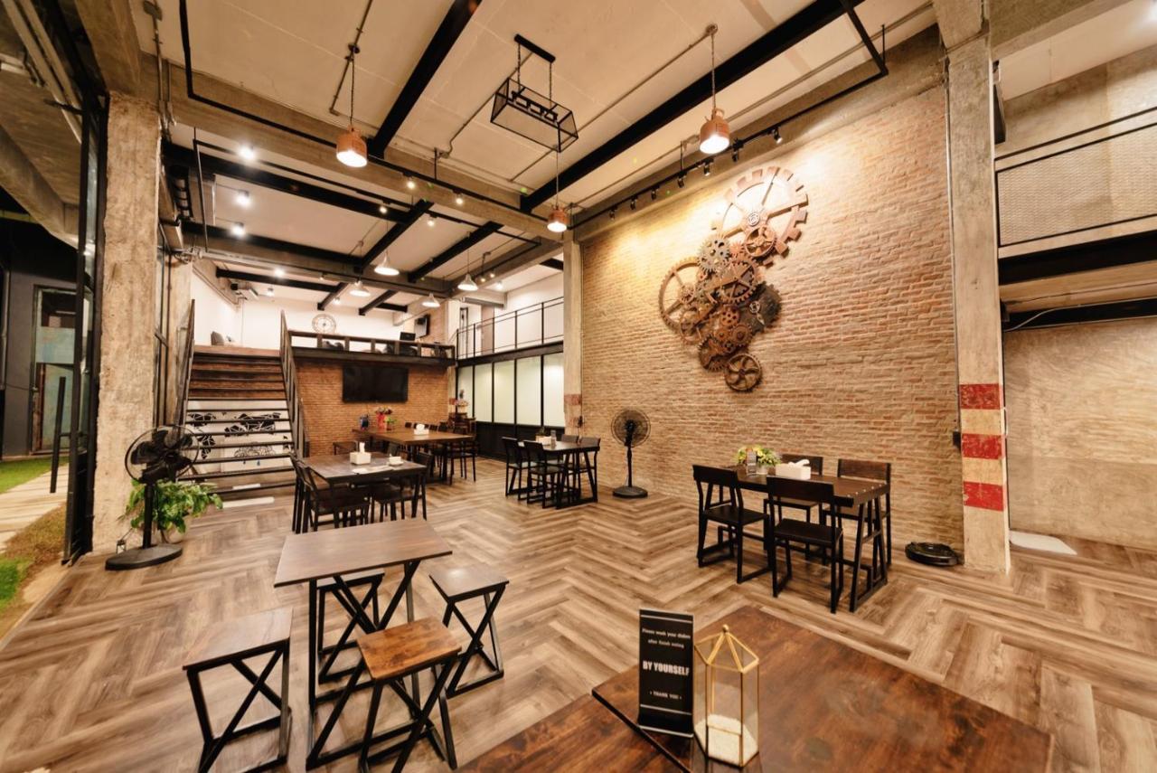 The Entaneer Poshtel Hostel เชียงใหม่ ภายนอก รูปภาพ